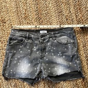 KENSIE women’s size 12/30 cutoff Jean short, STARS💫💫.